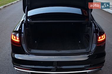 Седан Audi A4 2020 в Львові