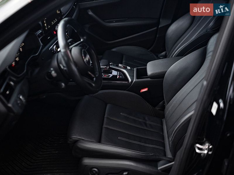 Седан Audi A4 2020 в Львові