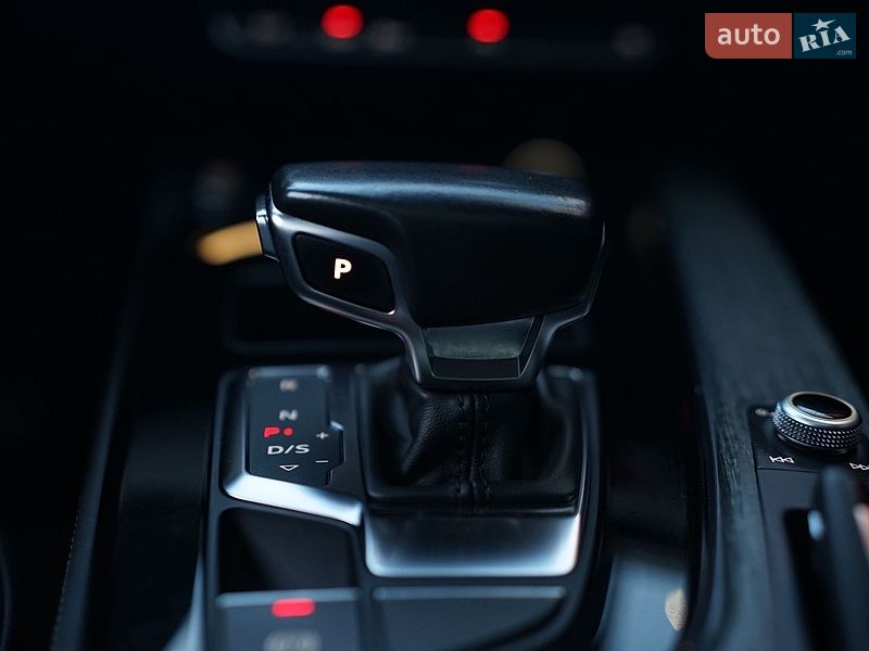 Седан Audi A4 2020 в Львові