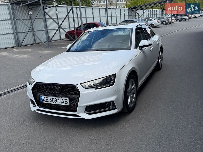 Седан Audi A4 2017 в Днепре