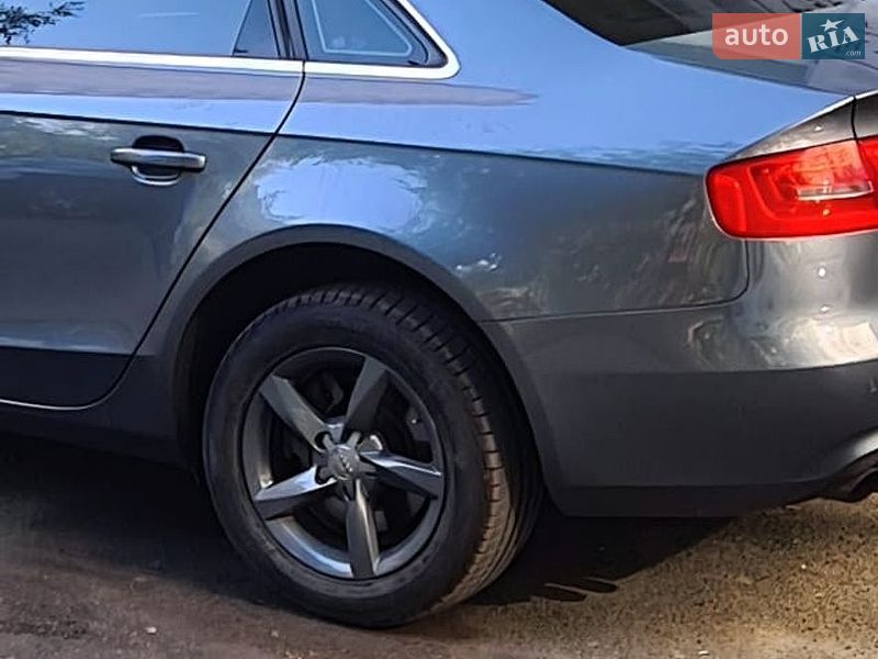 Седан Audi A4 2012 в Києві