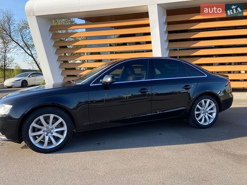 Седан Audi A4 2012 в Києві