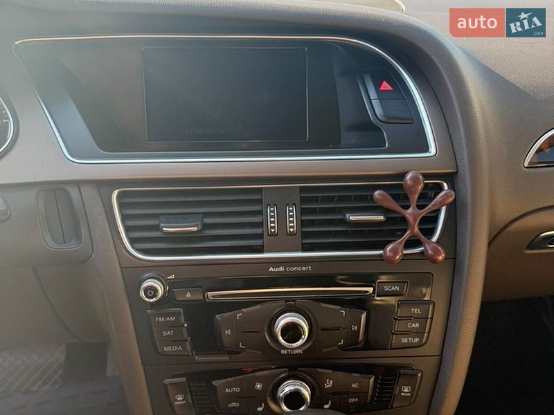 Седан Audi A4 2013 в Вінниці