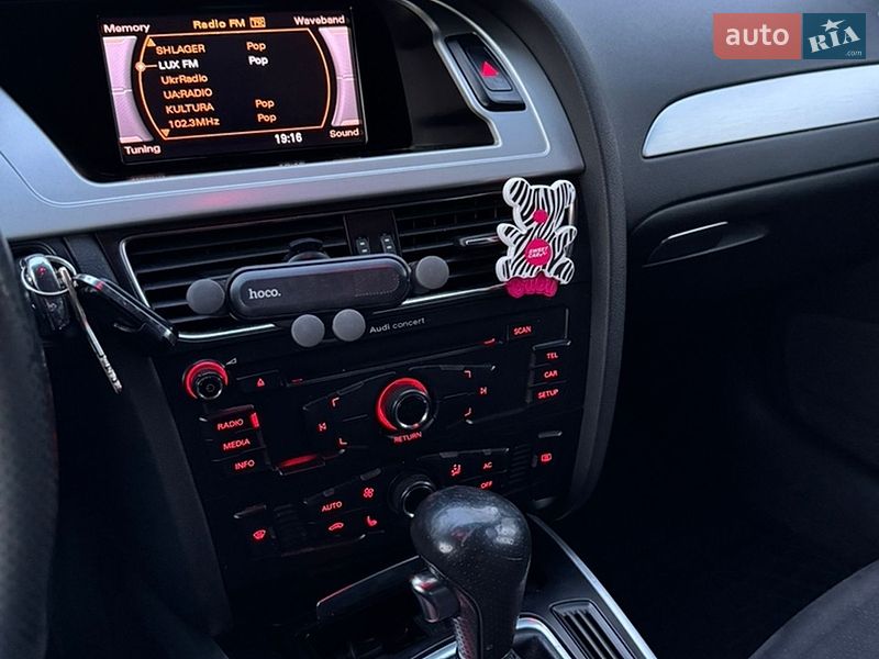 Седан Audi A4 2011 в Киеве