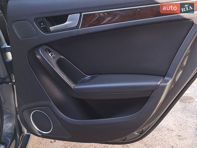 Седан Audi A4 2012 в Новомосковську