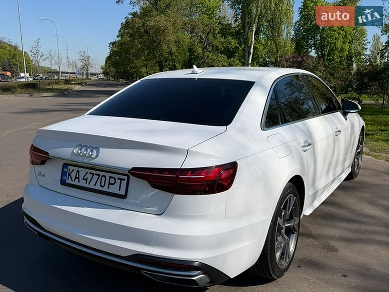 Седан Audi A4 2020 в Киеве