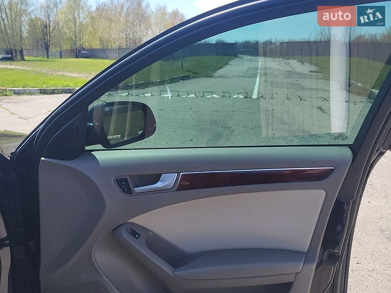 Седан Audi A4 2010 в Сумах