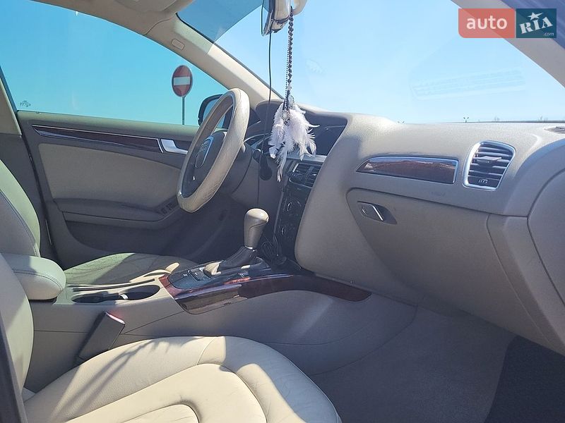 Седан Audi A4 2010 в Сумах