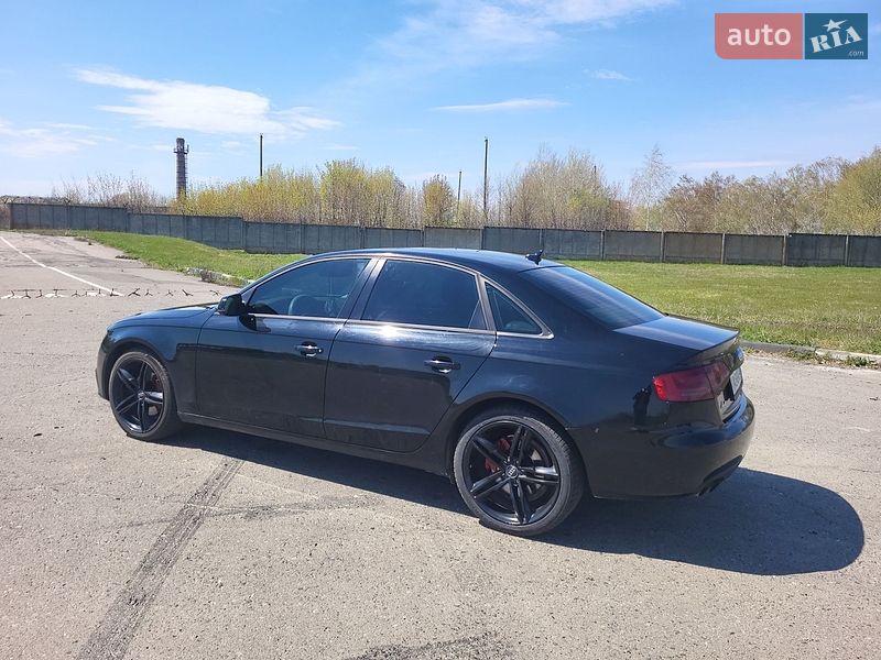 Седан Audi A4 2010 в Сумах