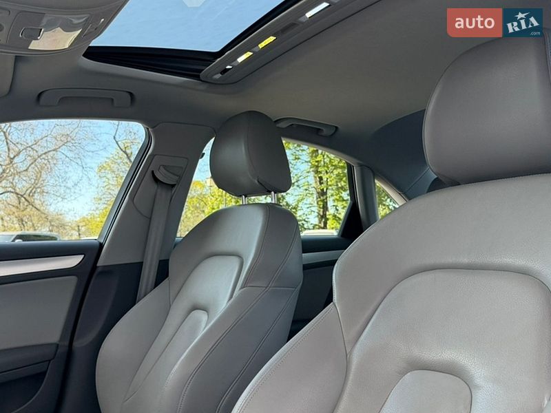 Седан Audi A4 2012 в Одесі