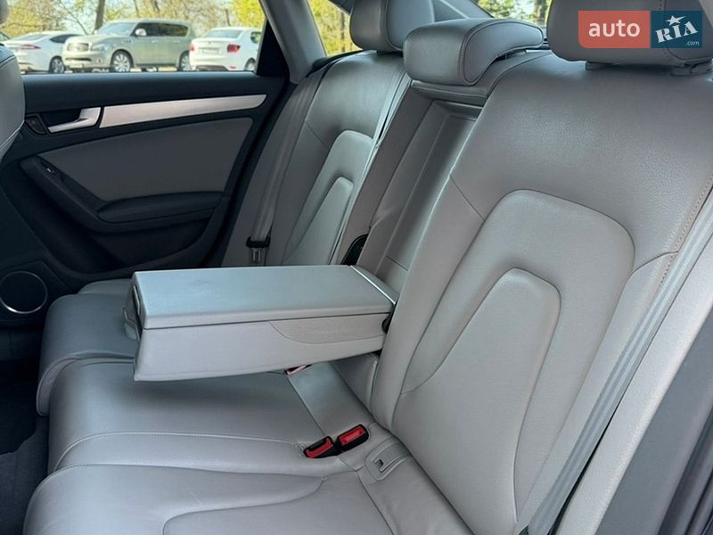 Седан Audi A4 2012 в Одесі