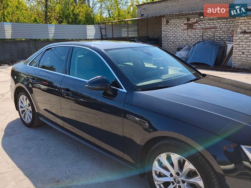 Седан Audi A4 2018 в Кривому Розі