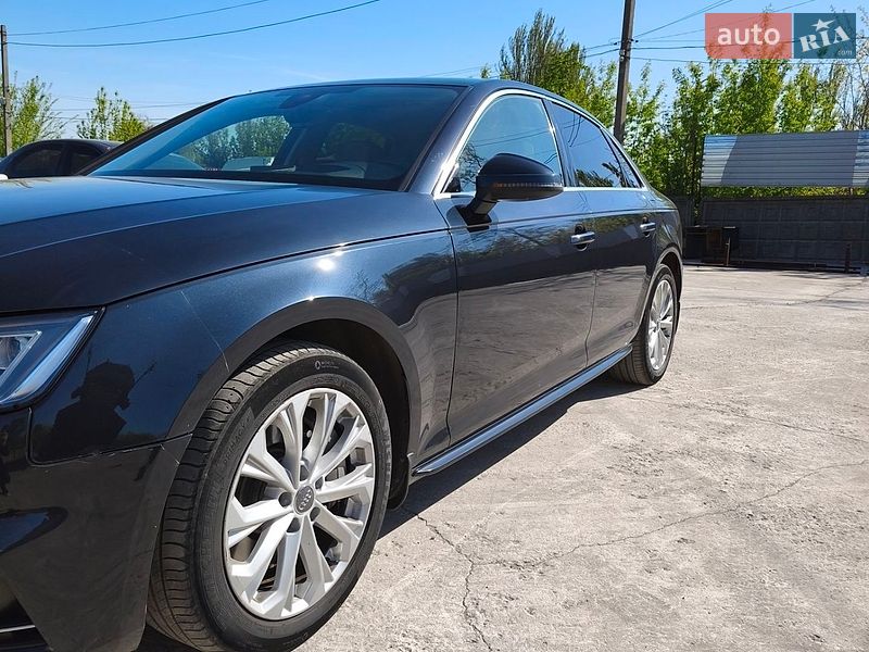 Седан Audi A4 2018 в Кривому Розі
