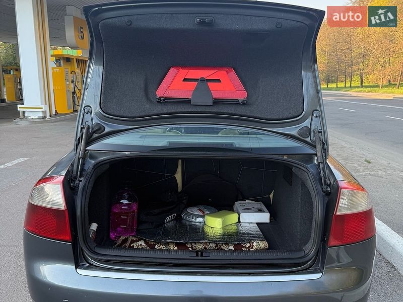 Седан Audi A4 2001 в Киеве