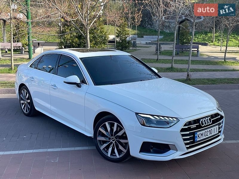 Седан Audi A4 2022 в Житомирі