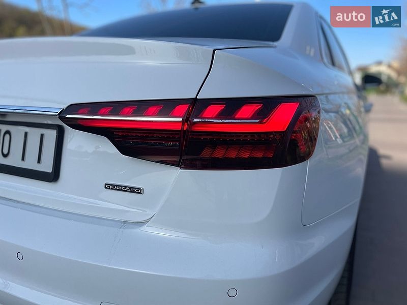 Седан Audi A4 2022 в Житомирі