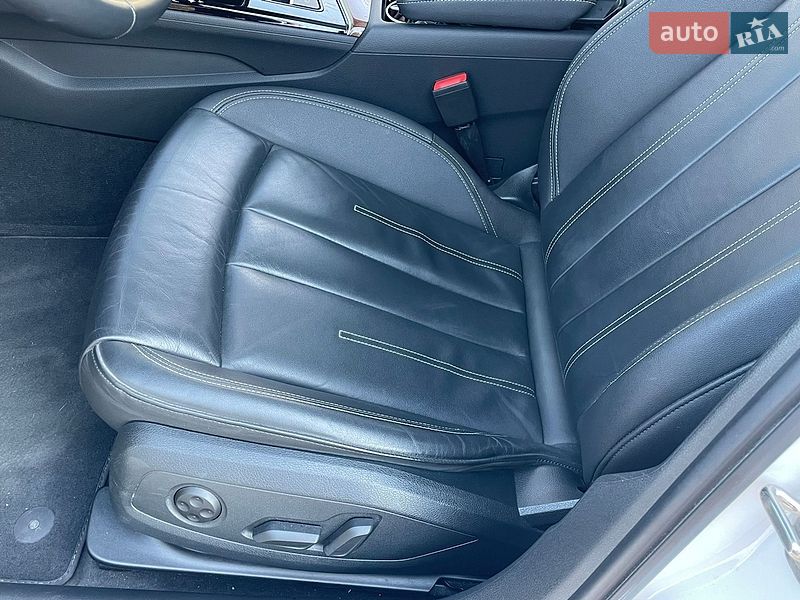 Седан Audi A4 2022 в Житомирі