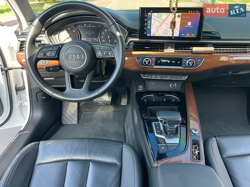 Седан Audi A4 2022 в Житомирі