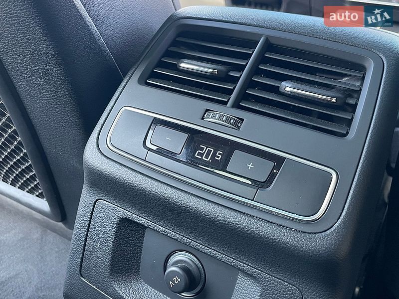 Седан Audi A4 2022 в Житомирі