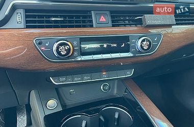 Седан Audi A4 2022 в Житомирі