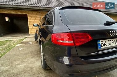 Универсал Audi A4 2012 в Березному
