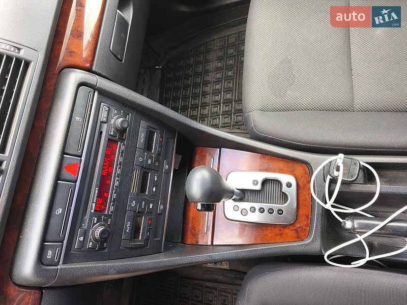 Седан Audi A4 2006 в Кривом Роге