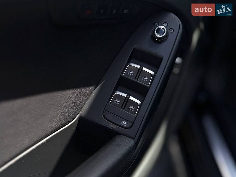 Седан Audi A4 2013 в Києві
