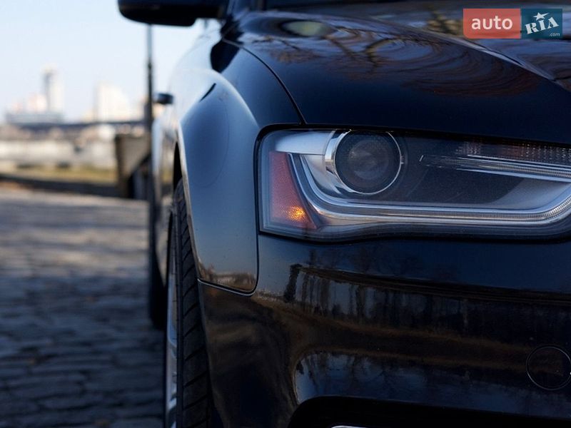 Седан Audi A4 2012 в Києві