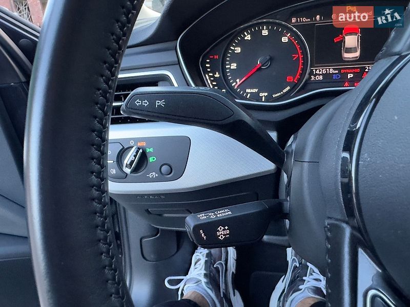 Седан Audi A4 2015 в Киеве
