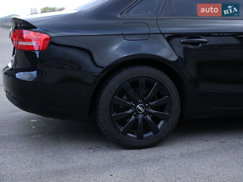 Седан Audi A4 2014 в Києві