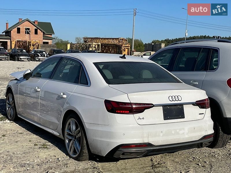 Седан Audi A4 2022 в Львове