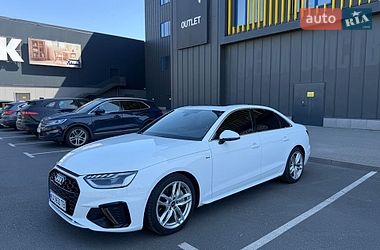 Седан Audi A4 2022 в Киеве
