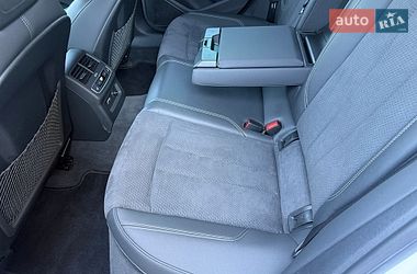 Седан Audi A4 2022 в Киеве