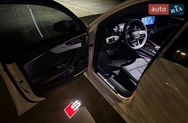 Седан Audi A4 2022 в Киеве