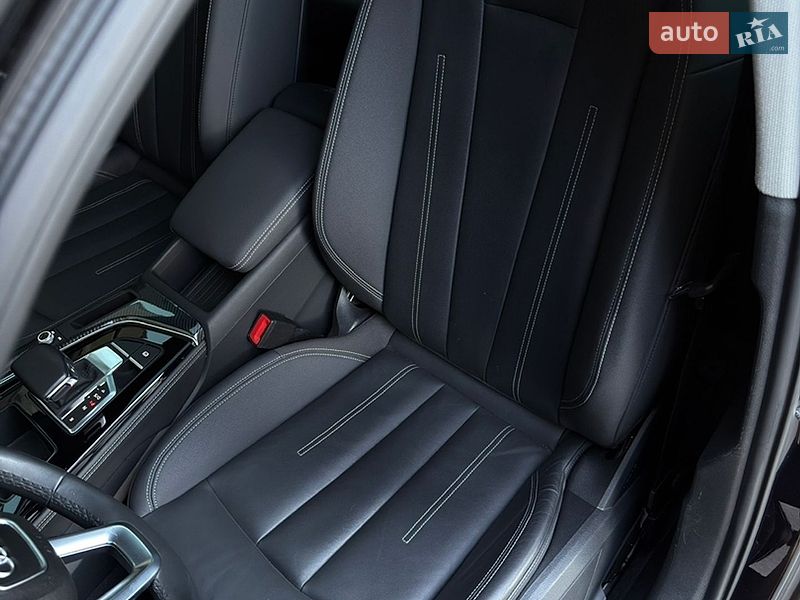 Седан Audi A4 2021 в Житомирі
