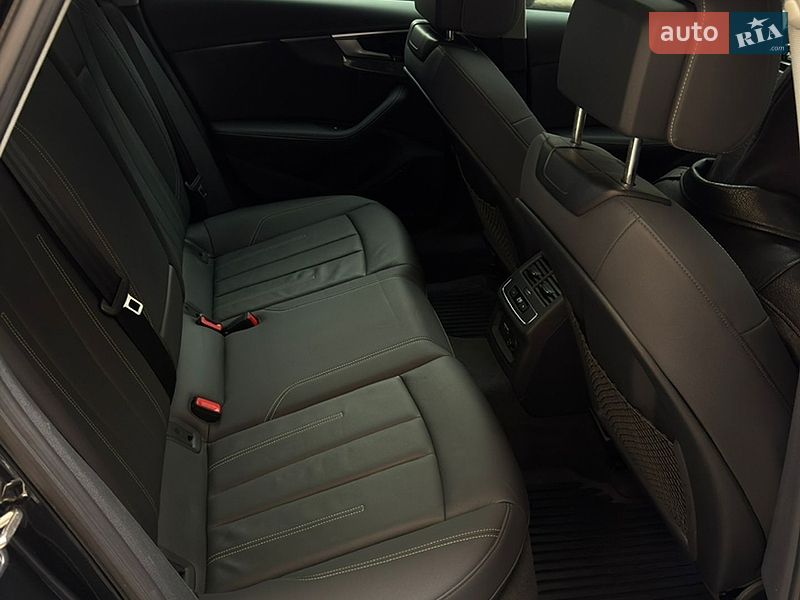 Седан Audi A4 2021 в Житомирі