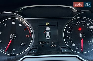Седан Audi A4 2013 в Ивано-Франковске