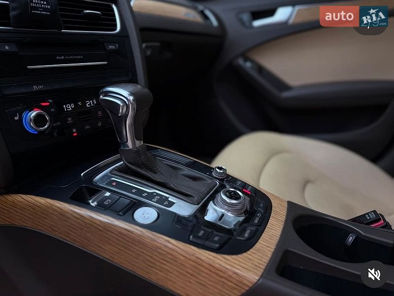 Седан Audi A4 2012 в Николаеве