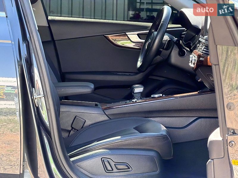 Седан Audi A4 2018 в Виннице