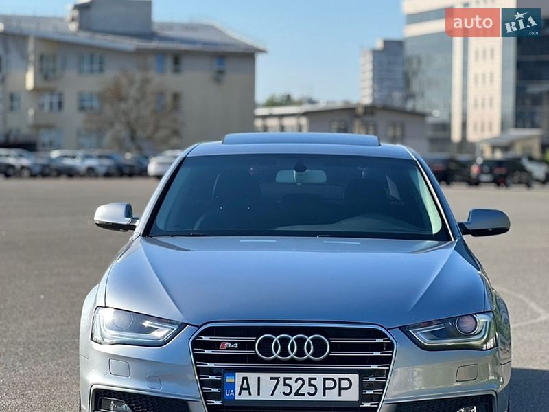 Седан Audi A4 2014 в Киеве