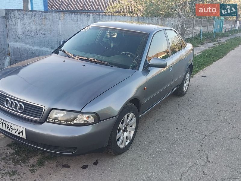 Седан Audi A4 1997 в Новой Басане