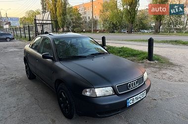 Седан Audi A4 1995 в Чернигове