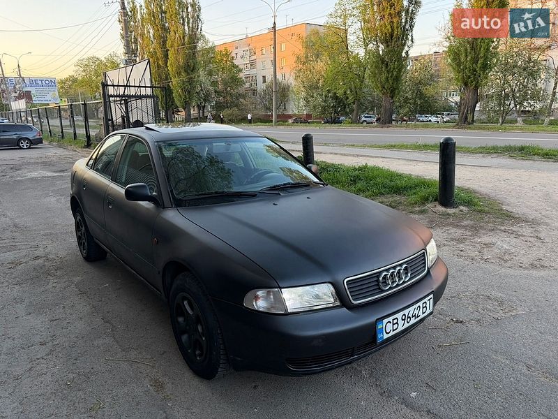 Седан Audi A4 1995 в Чернигове