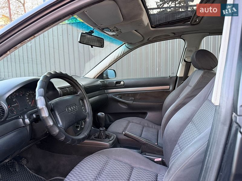 Седан Audi A4 1995 в Чернигове