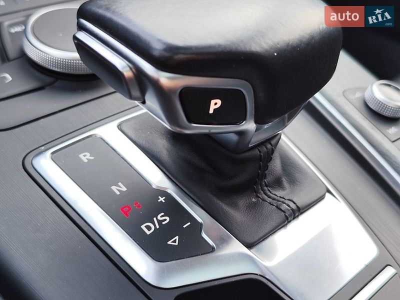 Седан Audi A4 2017 в Чернигове