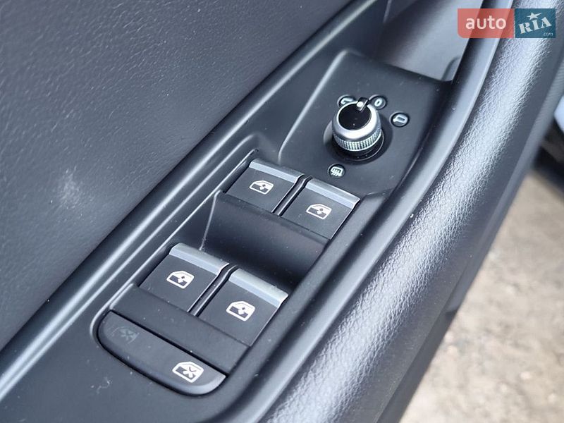 Седан Audi A4 2017 в Чернигове