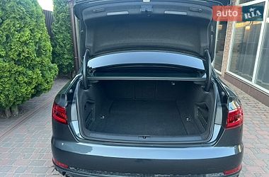 Седан Audi A4 2017 в Киеве