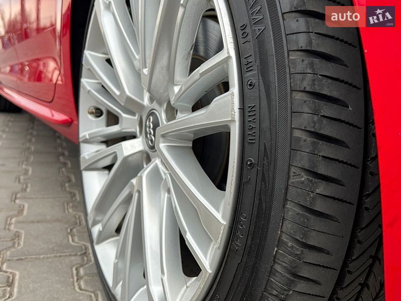 Седан Audi A4 2016 в Одессе