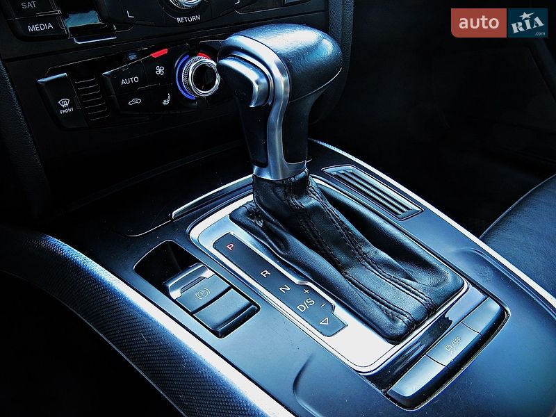 Седан Audi A4 2013 в Черкасах
