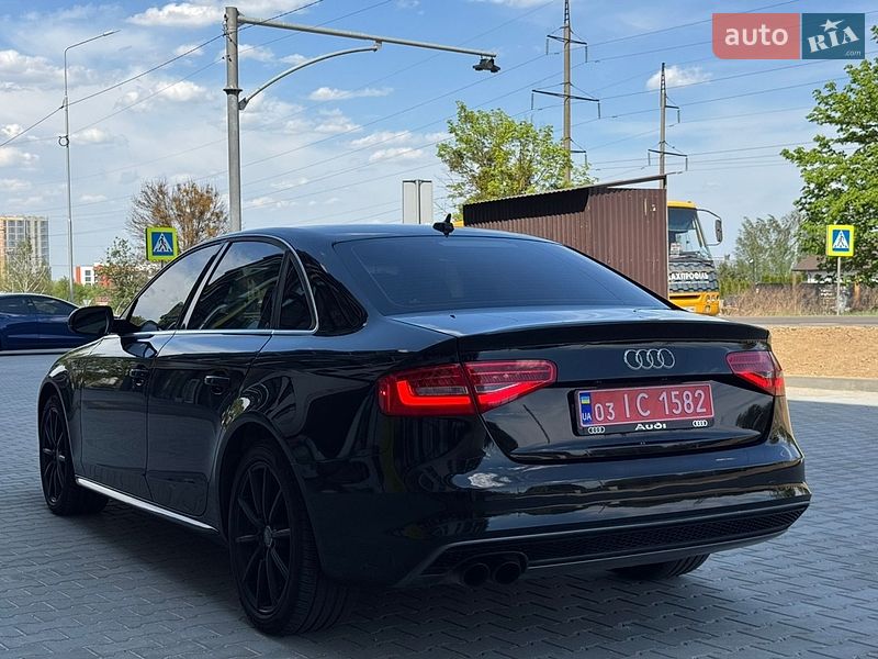 Седан Audi A4 2015 в Луцке
